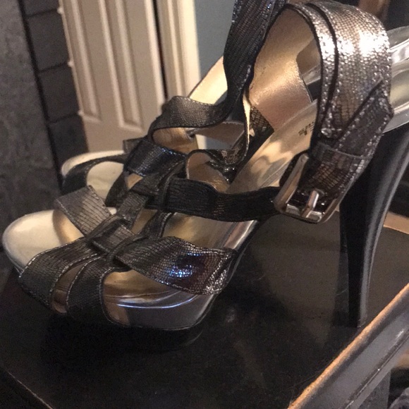 Heels - Picture 3 of 5